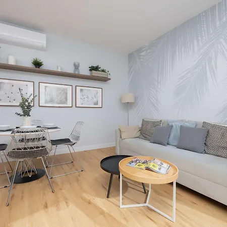 Appartement Modern With Air Conditioning And Parking Near The Pge Stadium In By Renters *