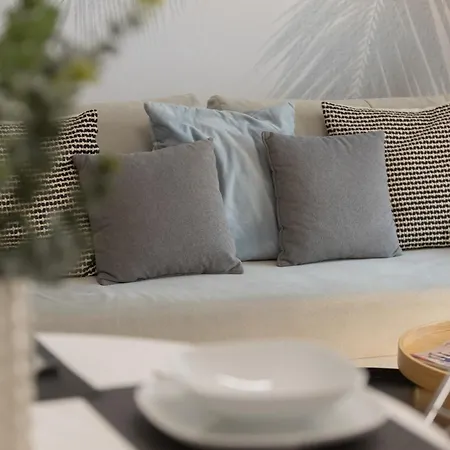 Modern With Air Conditioning And Parking Near The Pge Stadium In By Renters Apartment